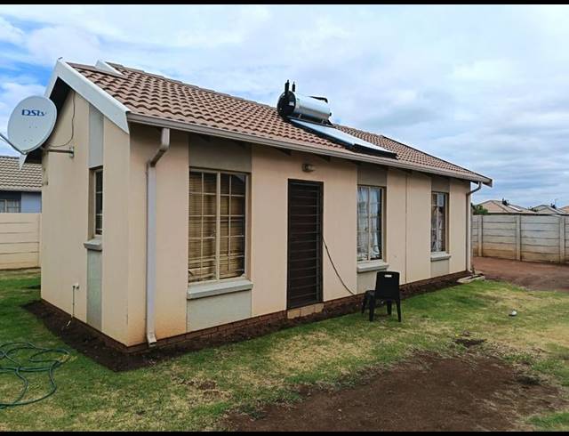3 BEDROOM HOUSE FOR SALE IN SKY CITY